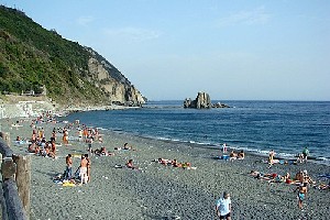 Xtrallusion offers characteristic Bed and Breakfast, B&B, Guest House, Hotel, Albergo and Country Lodge accommodation in Italy. Plus independent self-guided Walking, Adventure, Activity, Skiing and Paragliding Holiday itineraries on the Italian Rivieras, in the Italian Lakes, in the Italian Alps and in some of the most beautiful corners of Italy.